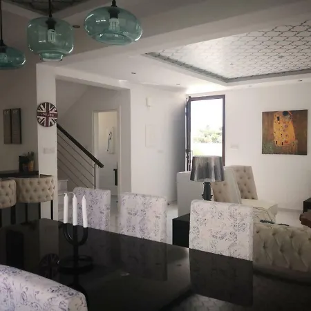 Villa ✪ New ✪ Impressive Beachfront Luxury ✪ Smarttv *